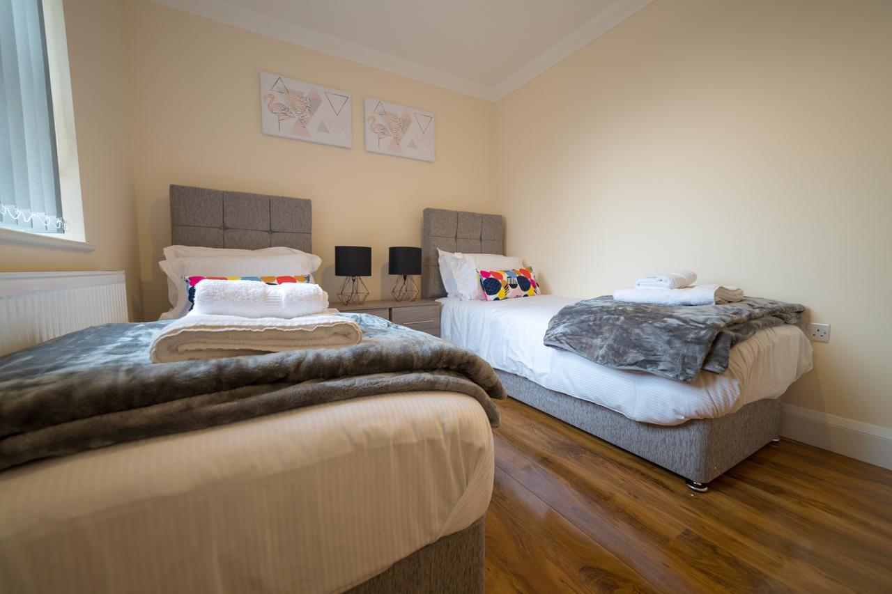 London Heathrow Serviced Apartments Ashford  Bagian luar foto
