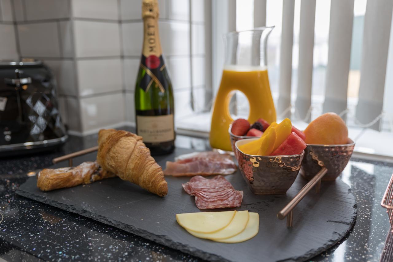 London Heathrow Serviced Apartments Ashford  Bagian luar foto
