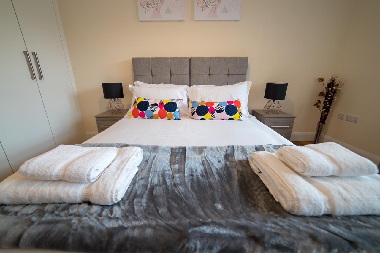 London Heathrow Serviced Apartments Ashford  Bagian luar foto