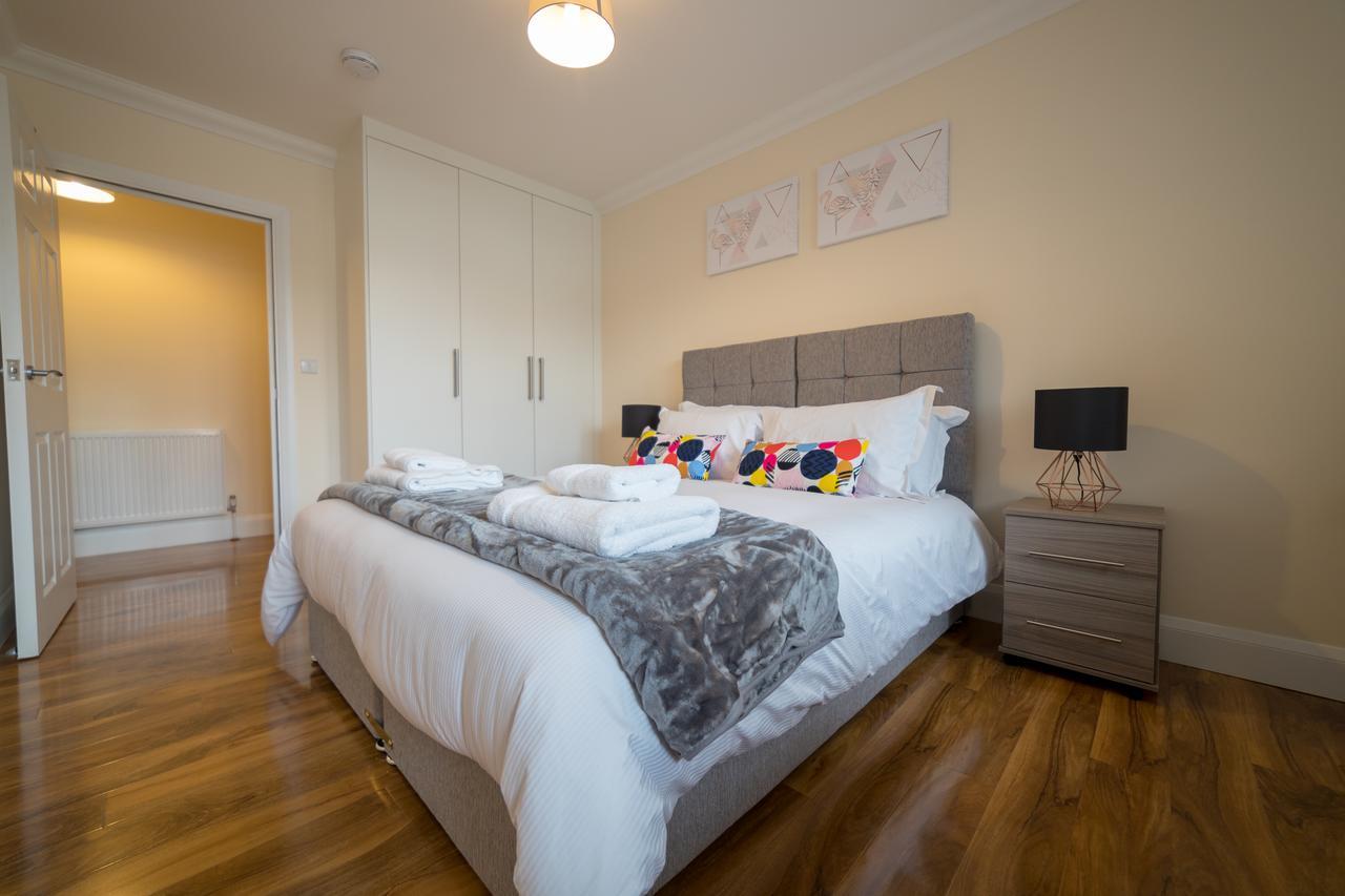 London Heathrow Serviced Apartments Ashford  Bagian luar foto