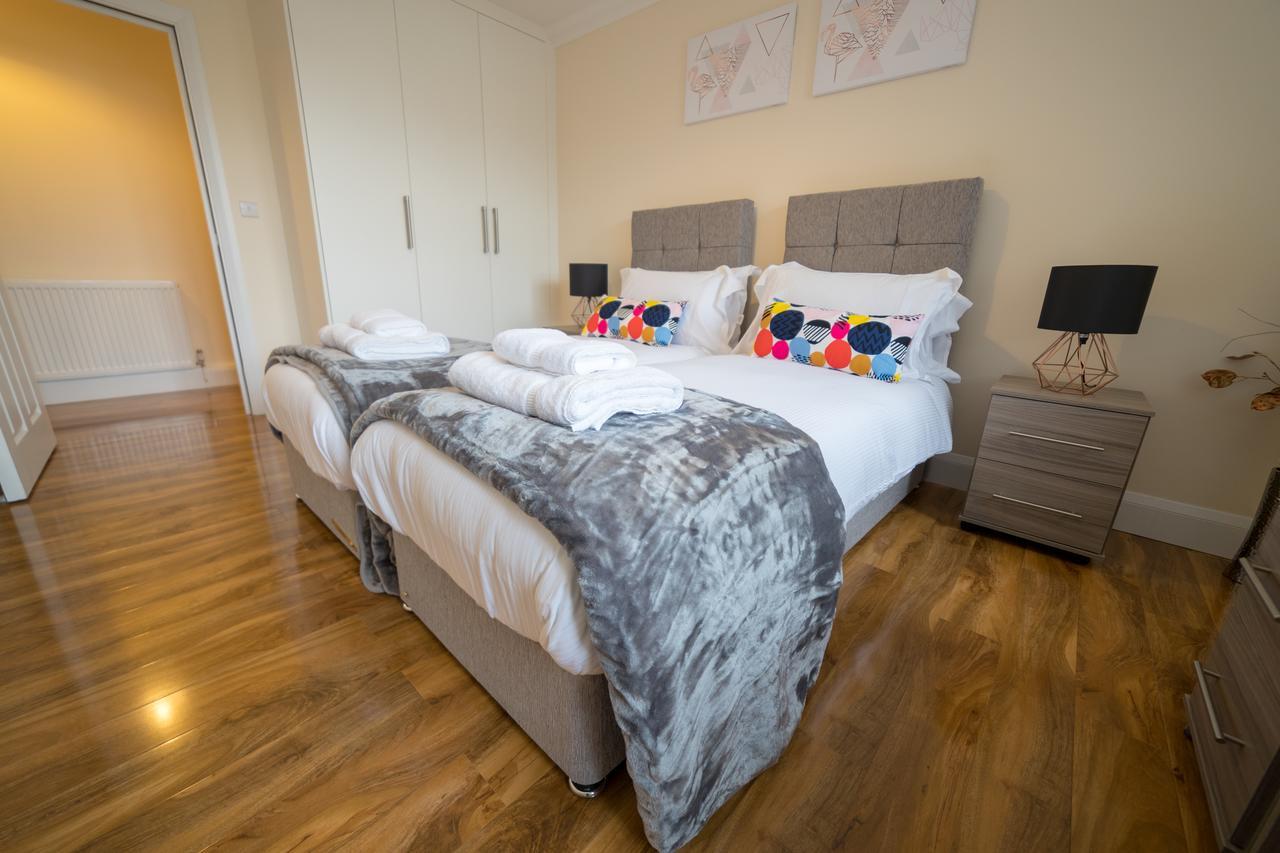 London Heathrow Serviced Apartments Ashford  Bagian luar foto