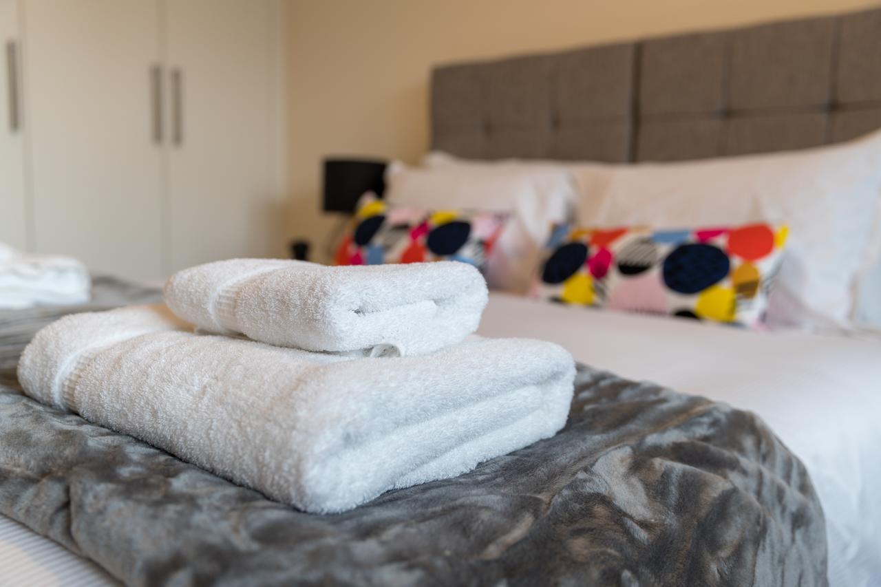 London Heathrow Serviced Apartments Ashford  Bagian luar foto